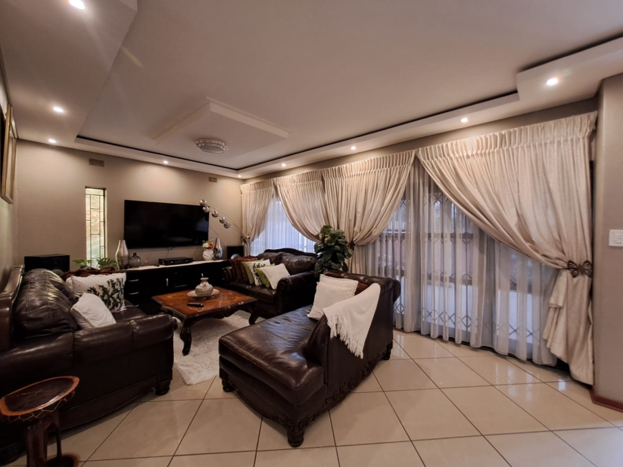 3 Bedroom Property for Sale in Rustenburg North North West